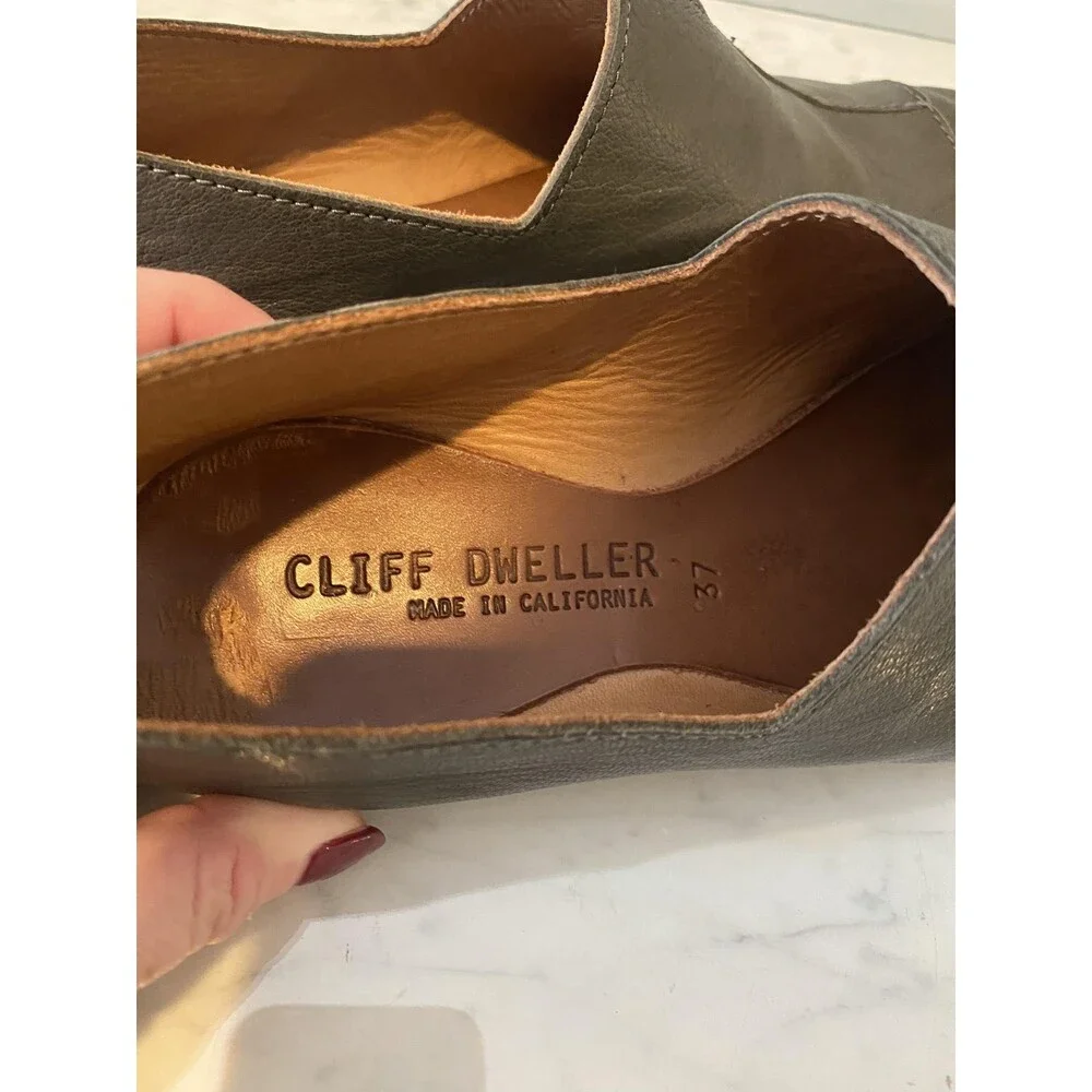 Cliff Dweller Shoes Womens Size 6.5 Green Leather Cap Toe Slip On Flats USA